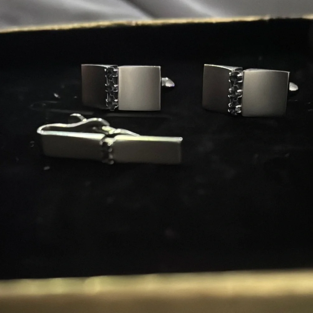 Swank Brushed Silver Tone Triple Blue Stone Cufflinks & Tie Clip Vintage